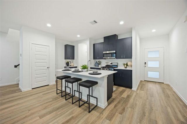 7718 Inwood Grove Lane, Houston, TX 77088