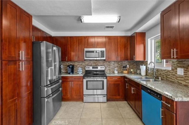 1241 Elm, Corona, CA 92879