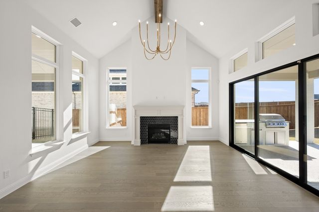 4728 Hawthorn Hills Lane, Arlington, TX 76005