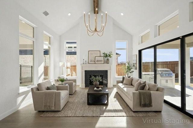 4728 Hawthorn Hills Lane, Arlington, TX 76005