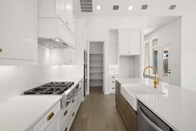 4728 Hawthorn Hills Lane, Arlington, TX 76005