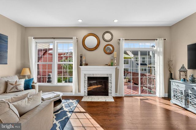46747 ABINGTON TER, Sterling, VA 20165