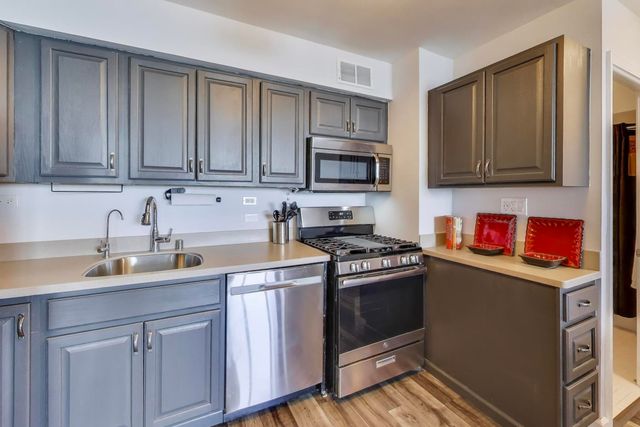 6325 N Sheridan Road 2101, Chicago, IL 60660