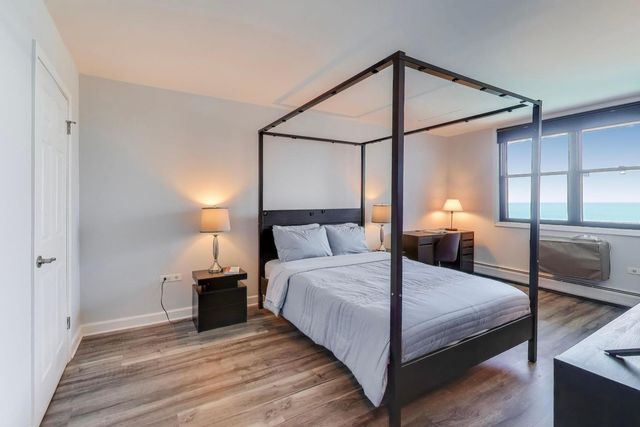 6325 N Sheridan Road 2101, Chicago, IL 60660