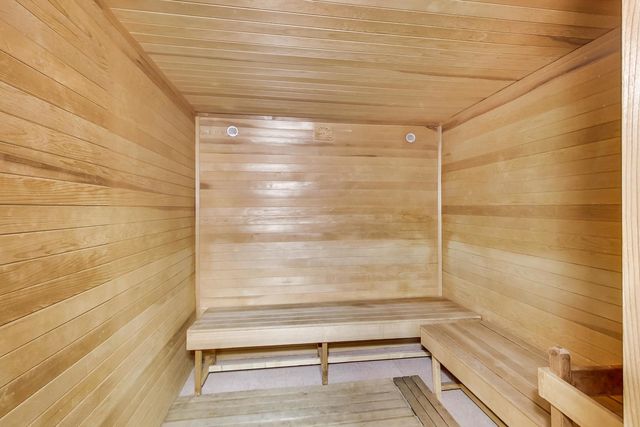 6325 N Sheridan Road 2101, Chicago, IL 60660