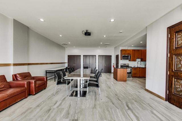 6325 N Sheridan Road 2101, Chicago, IL 60660