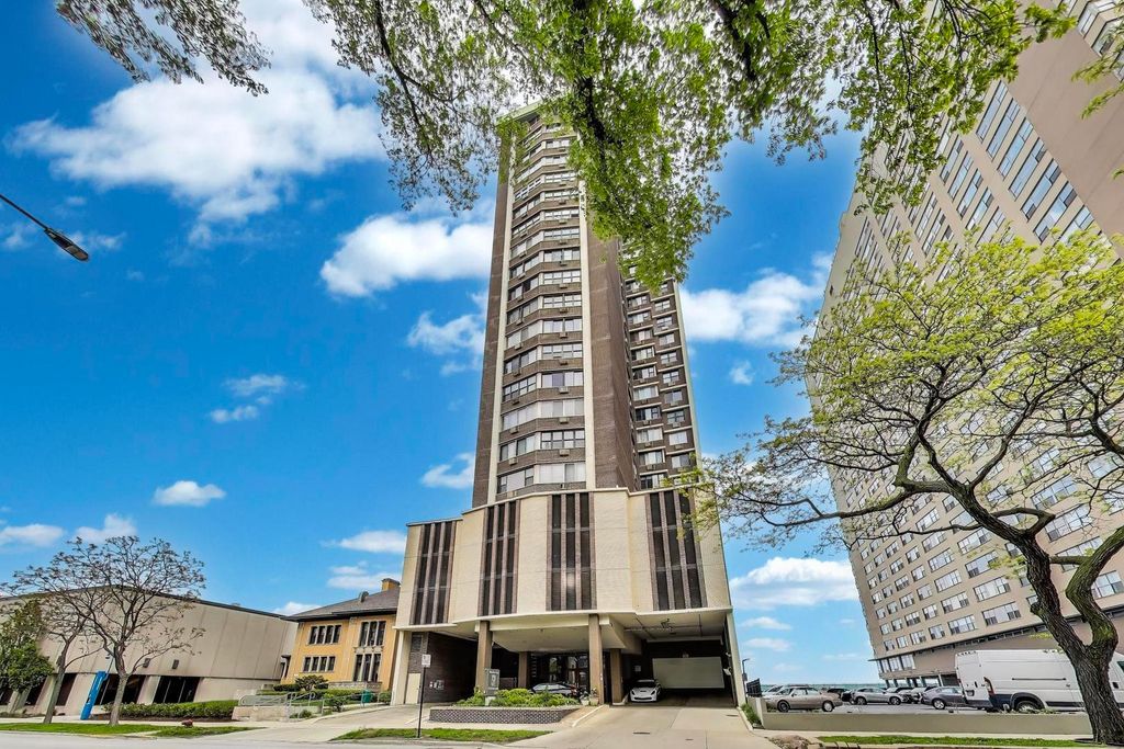 6325 N Sheridan Road 2101, Chicago, IL 60660