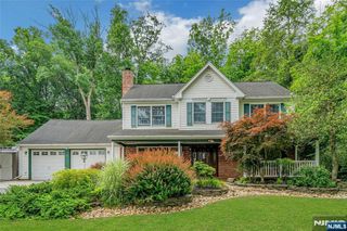 72 Mountain Avenue, Warren, NJ 07059