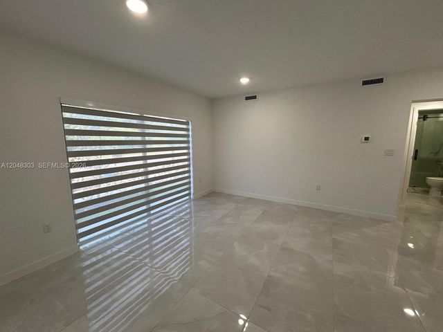 14569 SW 262nd St 1, Homestead, FL 33032