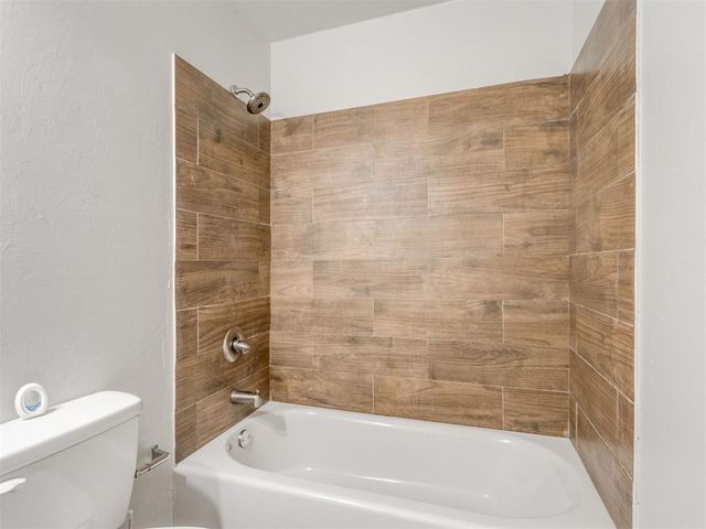 202 S Pottawatomie Road, Harrah, OK 73045