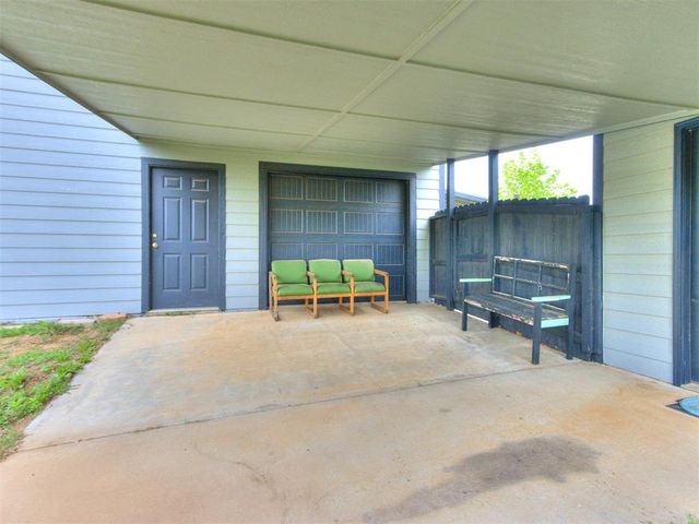 202 S Pottawatomie Road, Harrah, OK 73045
