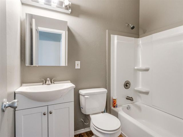 202 S Pottawatomie Road, Harrah, OK 73045