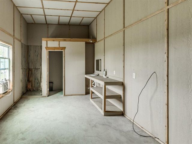 202 S Pottawatomie Road, Harrah, OK 73045