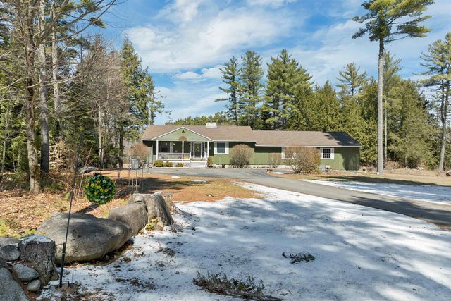 10 Oak Leaf Avenue, Tuftonboro, NH 03816