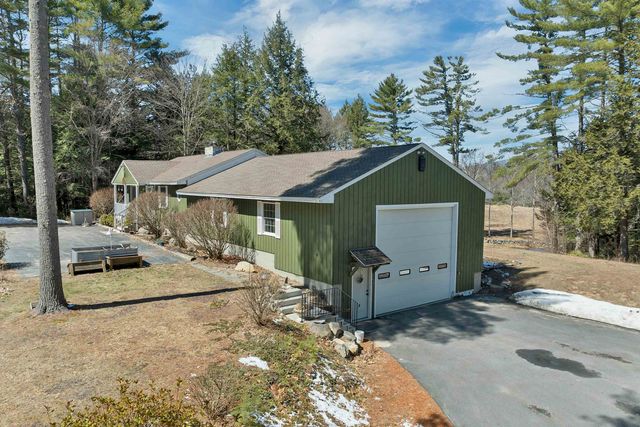 10 Oak Leaf Avenue, Tuftonboro, NH 03816