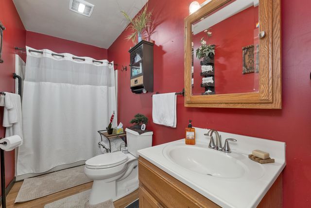 10 Oak Leaf Avenue, Tuftonboro, NH 03816
