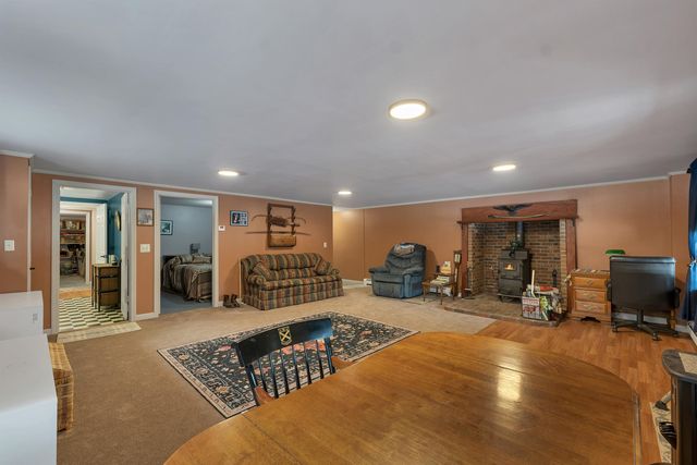 10 Oak Leaf Avenue, Tuftonboro, NH 03816
