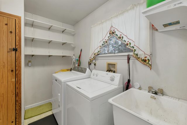 10 Oak Leaf Avenue, Tuftonboro, NH 03816