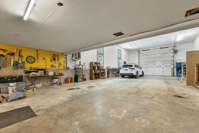 10 Oak Leaf Avenue, Tuftonboro, NH 03816