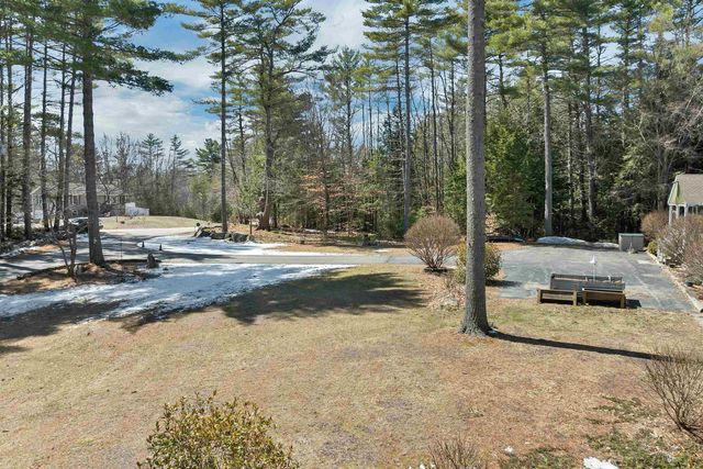 10 Oak Leaf Avenue, Tuftonboro, NH 03816