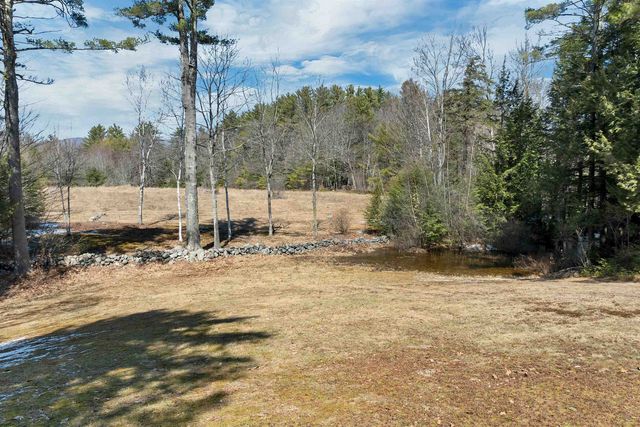 10 Oak Leaf Avenue, Tuftonboro, NH 03816