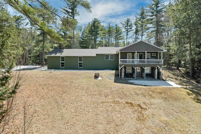 10 Oak Leaf Avenue, Tuftonboro, NH 03816