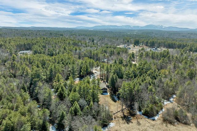 10 Oak Leaf Avenue, Tuftonboro, NH 03816