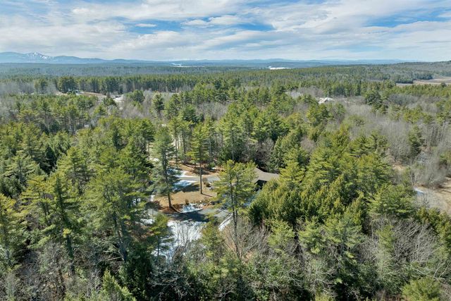10 Oak Leaf Avenue, Tuftonboro, NH 03816