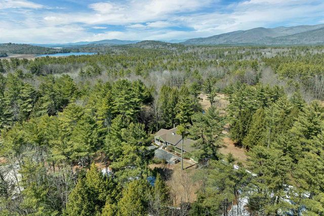 10 Oak Leaf Avenue, Tuftonboro, NH 03816