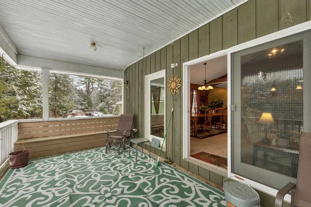 10 Oak Leaf Avenue, Tuftonboro, NH 03816