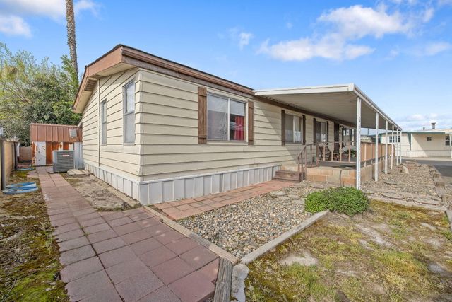 1401 E Paige Avenue 34, Tulare, CA 93274