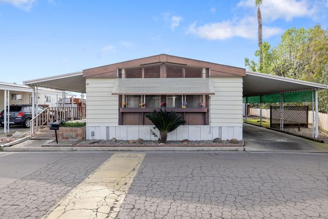 1401 E Paige Avenue 34, Tulare, CA 93274