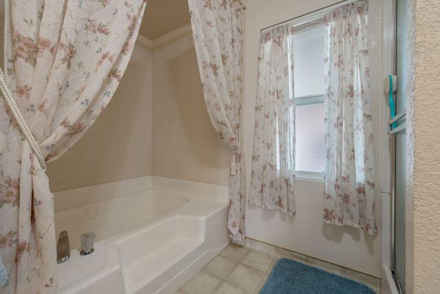 1401 E Paige Avenue 34, Tulare, CA 93274