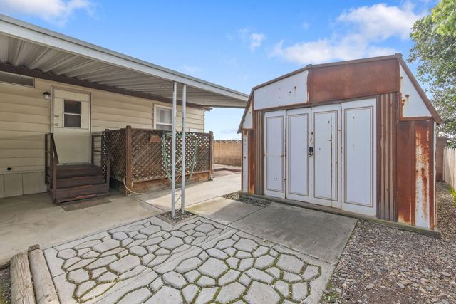 1401 E Paige Avenue 34, Tulare, CA 93274