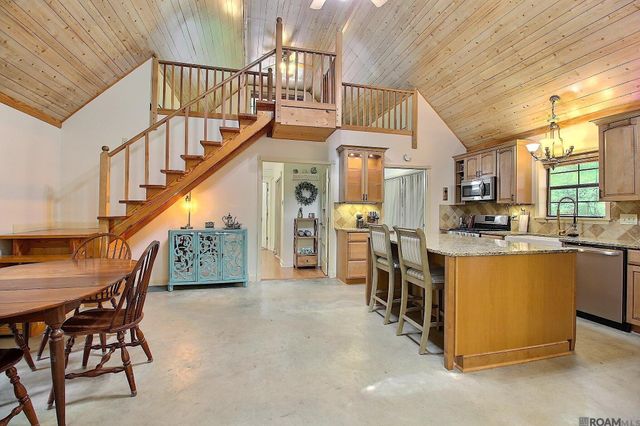 3836 Lillian Ln, Ethel, LA 70730