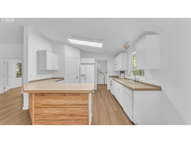 52011 STURTEVANT Ln, Bandon, OR 97411