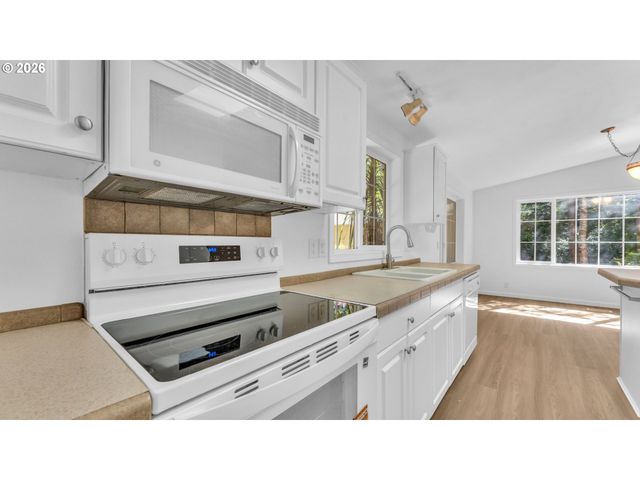 52011 STURTEVANT Ln, Bandon, OR 97411