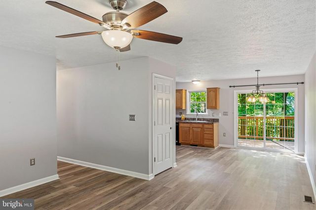 997 WILDERNESS RD, Linden, VA 22642