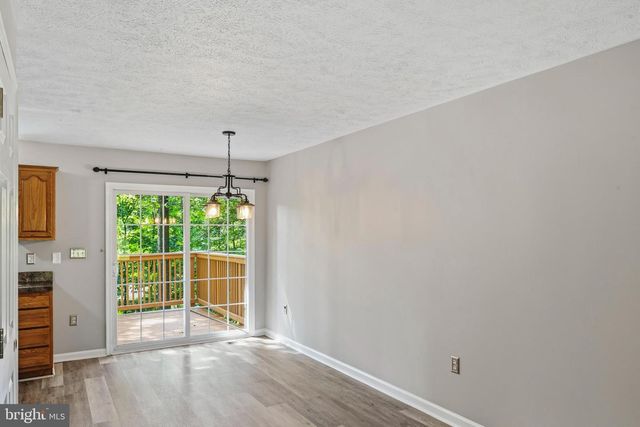997 WILDERNESS RD, Linden, VA 22642