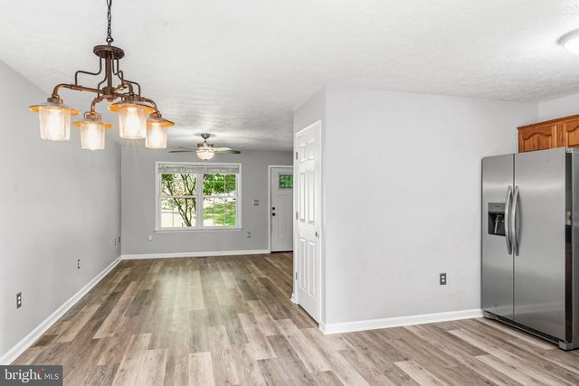 997 WILDERNESS RD, Linden, VA 22642