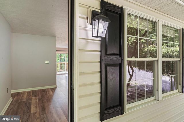997 WILDERNESS RD, Linden, VA 22642