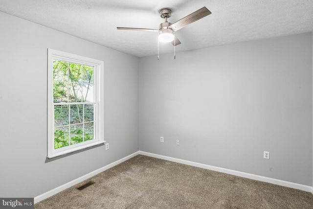 997 WILDERNESS RD, Linden, VA 22642