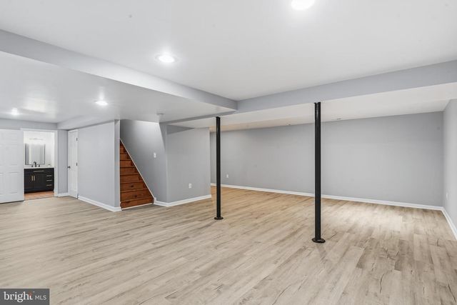 997 WILDERNESS RD, Linden, VA 22642