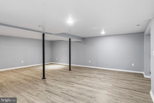 997 WILDERNESS RD, Linden, VA 22642