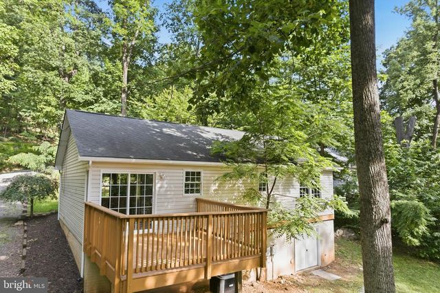 997 WILDERNESS RD, Linden, VA 22642