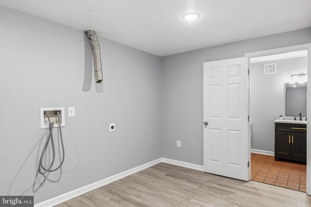 997 WILDERNESS RD, Linden, VA 22642