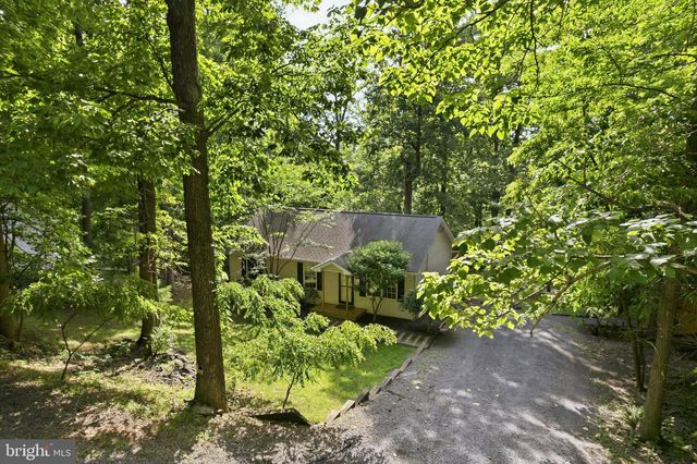 997 WILDERNESS RD, Linden, VA 22642