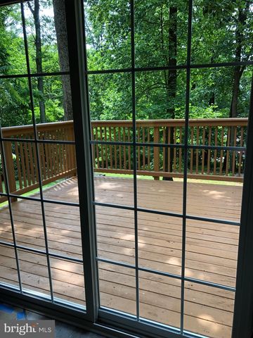 997 WILDERNESS RD, Linden, VA 22642