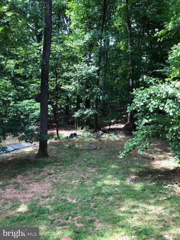 997 WILDERNESS RD, Linden, VA 22642