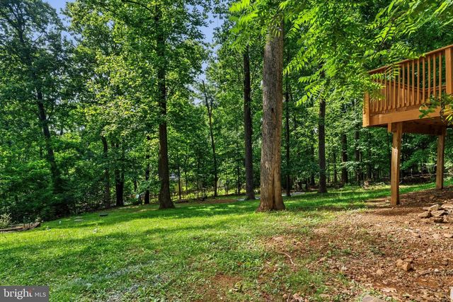 997 WILDERNESS RD, Linden, VA 22642
